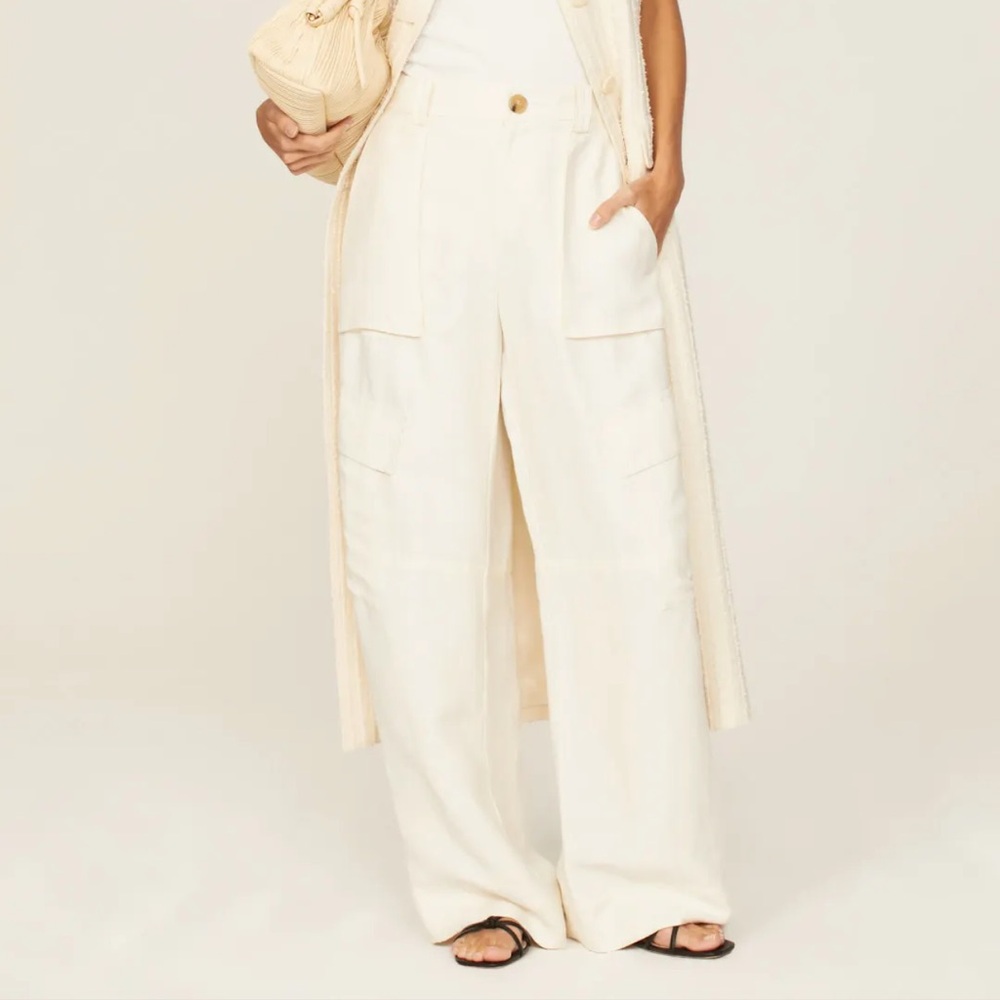 VINCE wide leg cargo pants | size 12 | white linen